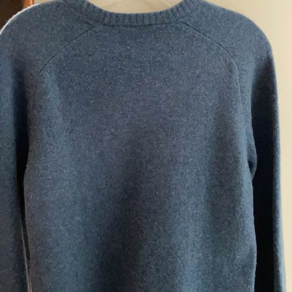 Woolblend men’s sweater,runs small,more like medium on this one. - Picture 2 of 3